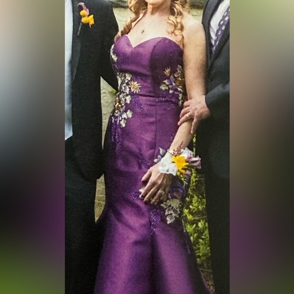 Women’s formal gown - Picture 10 of 13